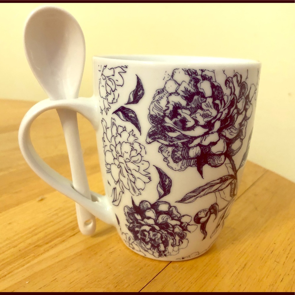 Set of two blue floral porcelain coffee mugs